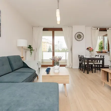 Chlodna European Square By Renters *