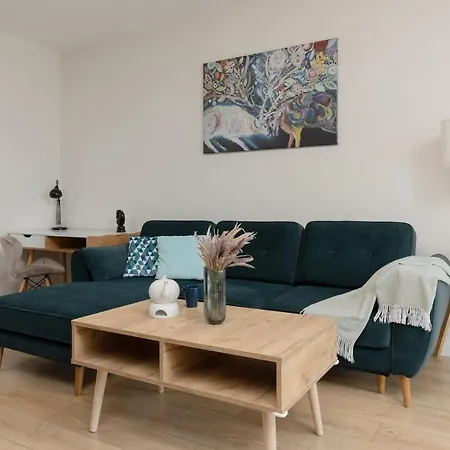 Chlodna European Square By Renters Apartment *