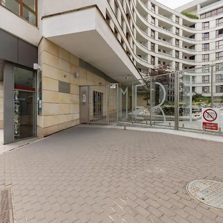Chlodna European Square By Renters Apartment