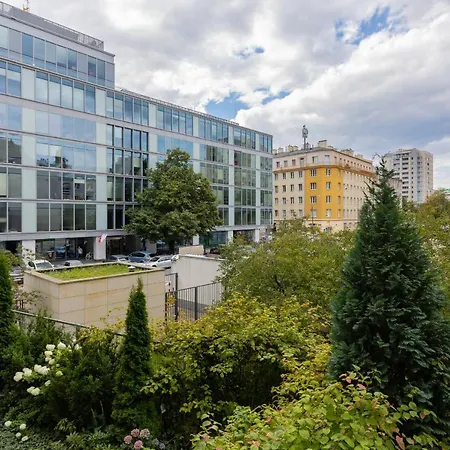 Chlodna European Square By Renters